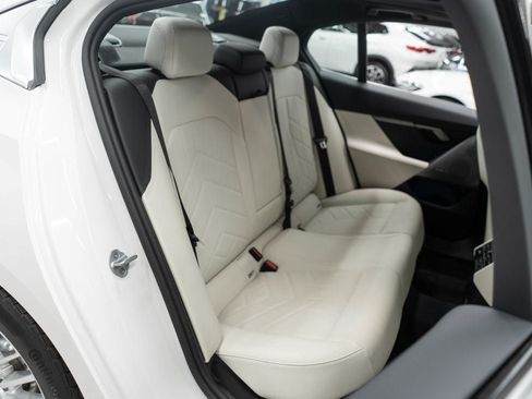 Used 2025 BMW 540i xDrive AWD/4WD image 11
