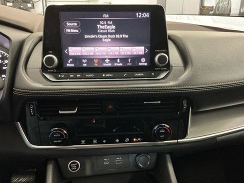 Used 2021 Nissan Rogue SV AWD/4WD image 19