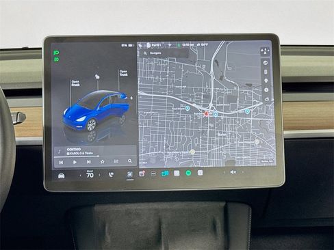 Used 2022 Tesla Model Y Long Range image 14
