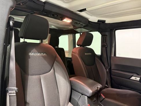 Used 2017 Jeep Wrangler Unlimited Sahara w/ Dual Top Group image 23