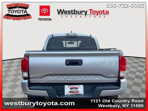 Used 2017 Toyota Tacoma TRD Sport w/ Tow Package AWD/4WD image 7