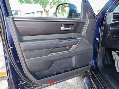 Used 2025 Toyota Tundra SR5 AWD/4WD image 32