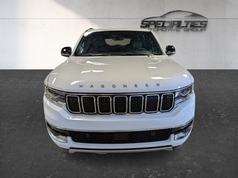Used 2025 Jeep Wagoneer Series II w/ 8-Passenger Seating Package AWD/4WD image 6