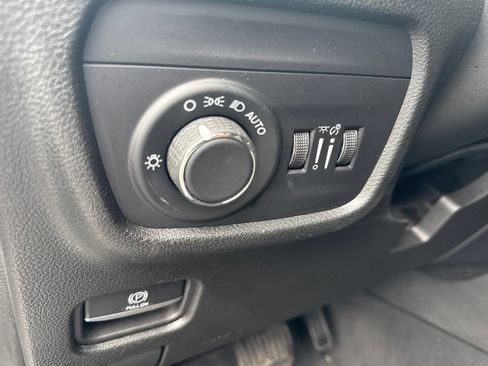 Used 2024 Jeep Grand Cherokee Altitude AWD/4WD image 17