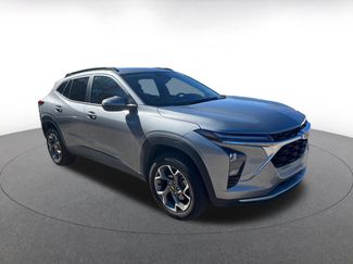 Used 2025 Chevrolet Trax LT video 1