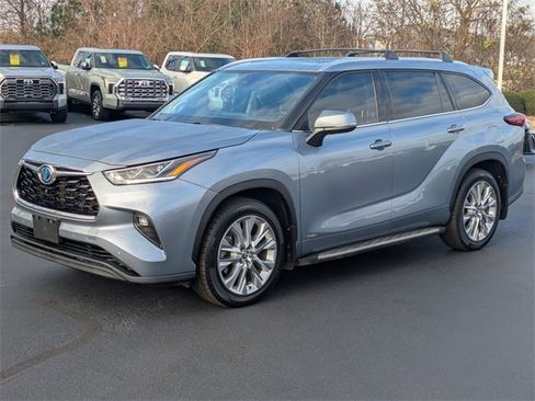 Used 2022 Toyota Highlander Limited image 8