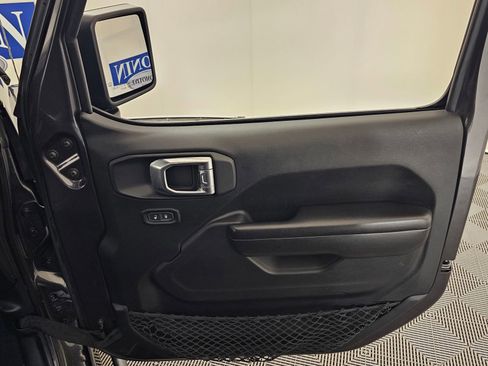 Used 2021 Jeep Wrangler Unlimited Sport image 33