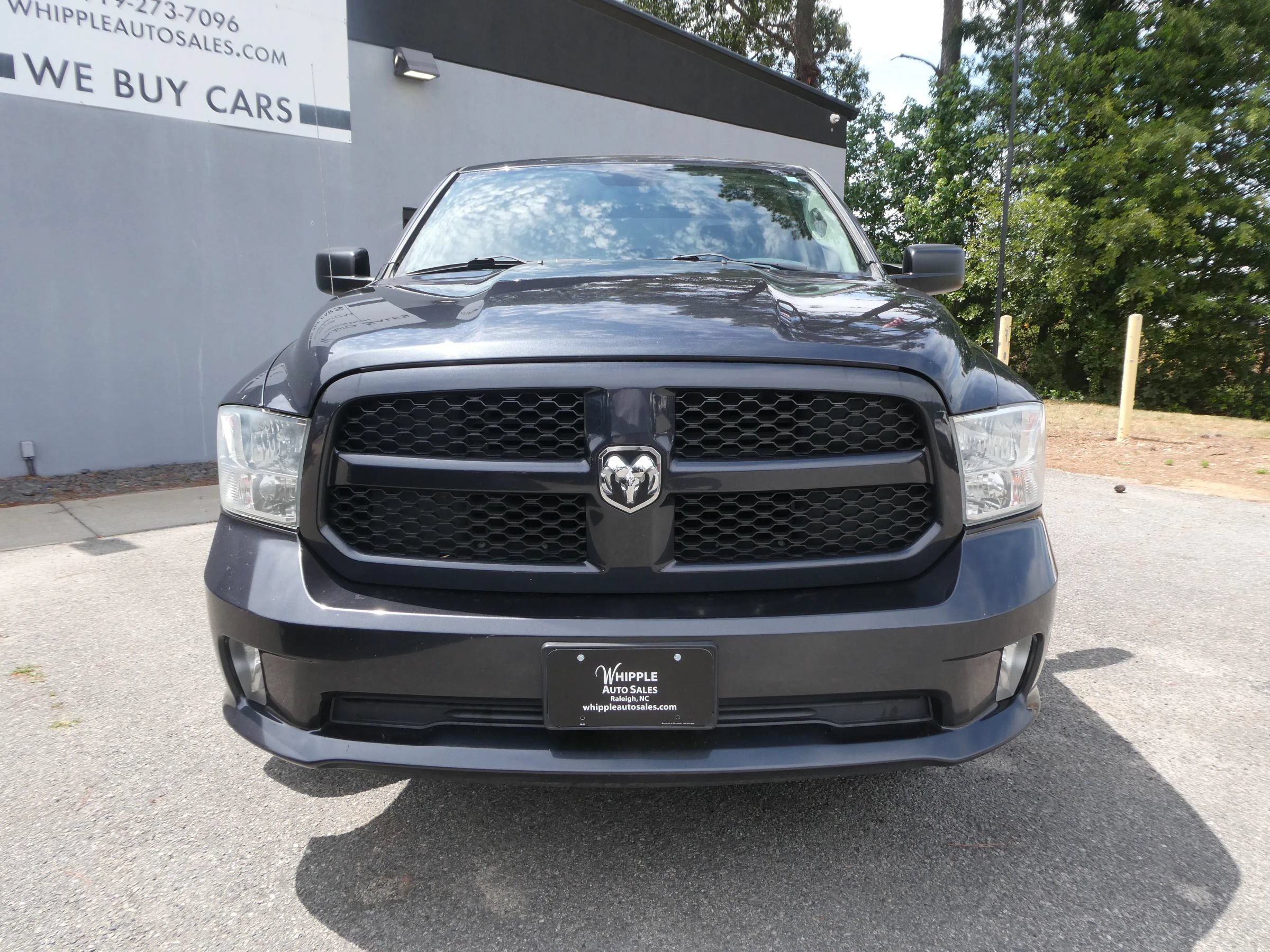 Used 2014 RAM 1500 Express RWD image 2