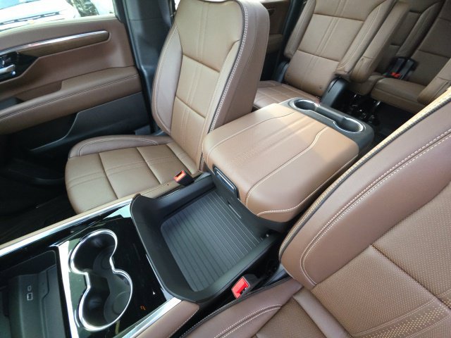 Used 2026 Chevrolet Suburban High Country AWD/4WD image 29