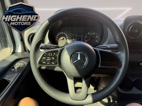 Used 2022 Mercedes-Benz Sprinter 2500 image 17