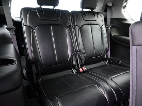 Used 2022 Jeep Grand Cherokee L Limited image 17