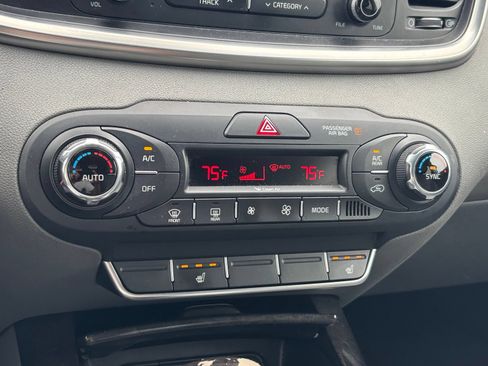 Used 2016 Kia Sorento EX FWD image 10