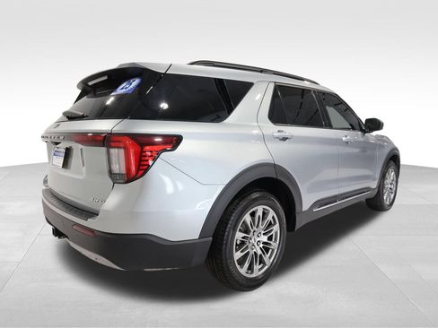 Used 2025 Ford Explorer Active w/ Active Comfort Package AWD/4WD image 4