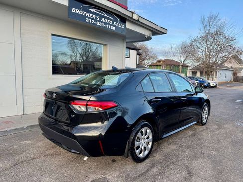 Used 2021 Toyota Corolla LE w/ Carpet Mat Package (TMS) image 12