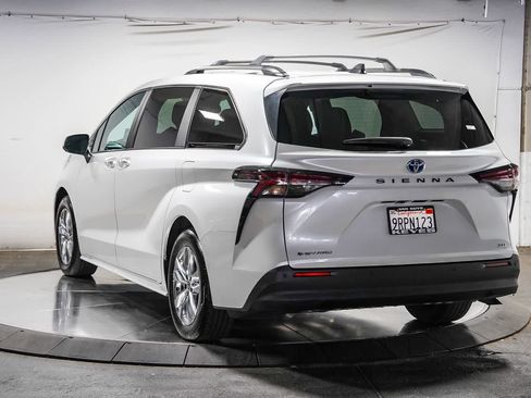 Certified 2025 Toyota Sienna XLE w/ XLE Plus Package AWD/4WD image 3