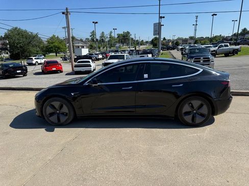 Used 2018 Tesla Model 3 Long Range RWD image 9