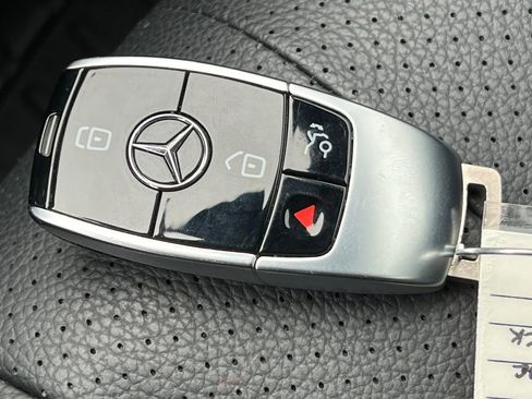 Used 2023 Mercedes-Benz E 350 4MATIC Sedan image 34