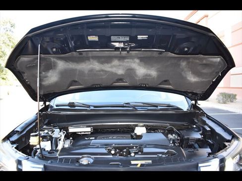 Used 2019 Nissan Pathfinder SV image 45