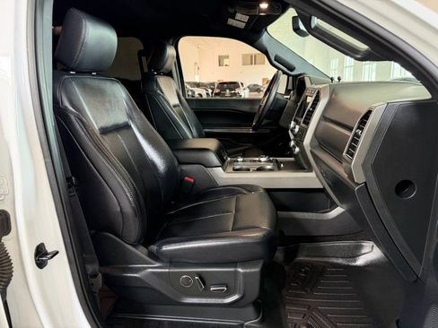 Used 2019 Ford Expedition Max XLT w/ Equipment Group 201A AWD/4WD image 20