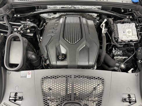 Certified 2026 Porsche Macan AWD/4WD image 58