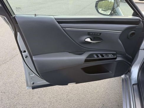 Used 2025 Lexus ES 350 Premium image 12