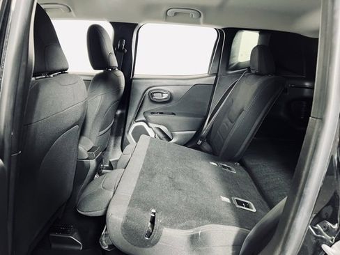 Used 2018 Jeep Renegade Latitude image 13