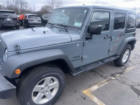 Used 2015 Jeep Wrangler Unlimited Sport w/ Quick Order Package 24S AWD/4WD image 4