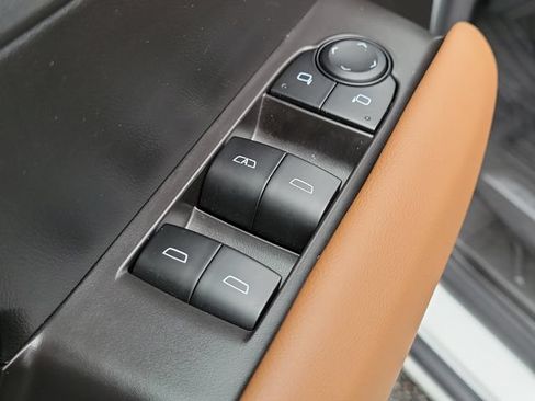 Used 2026 GMC Canyon AT4 w/ AT4 Premium Package AWD/4WD image 9