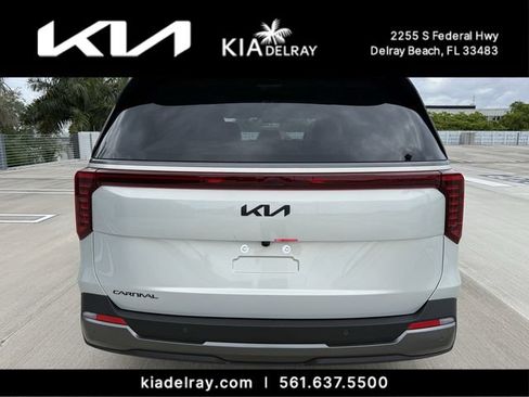 New 2026 Kia Carnival SX Prestige FWD image 4