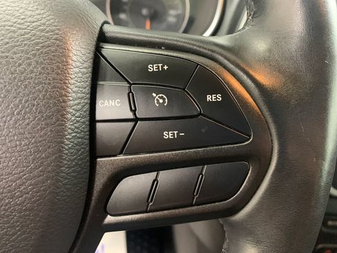 Used 2019 Jeep Cherokee Trailhawk w/ Cold Weather Group AWD/4WD image 23