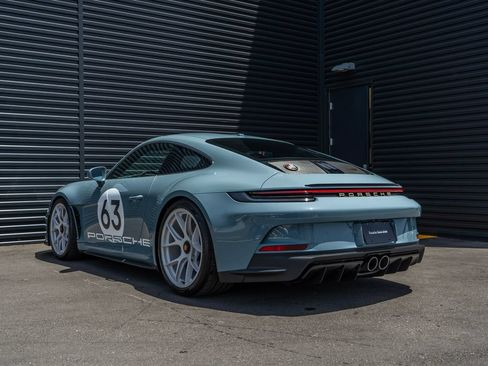 Used 2024 Porsche 911 GT3 RS RWD image 3
