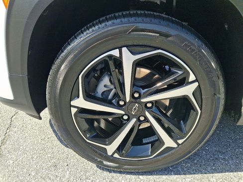 Used 2023 Chevrolet TrailBlazer RS w/ Convenience Package AWD/4WD image 9