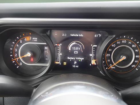 New 2026 Jeep Wrangler Unlimited Sahara AWD/4WD image 18