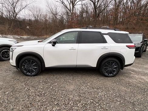 New 2026 Nissan Pathfinder SL w/ SL Premium Package image 2