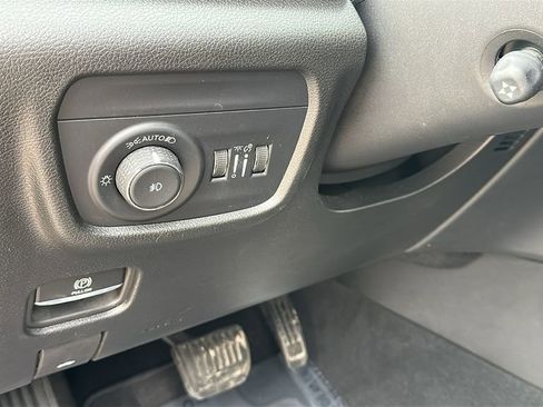 Used 2024 Jeep Grand Cherokee Limited w/ Luxury Tech Group II AWD/4WD image 14