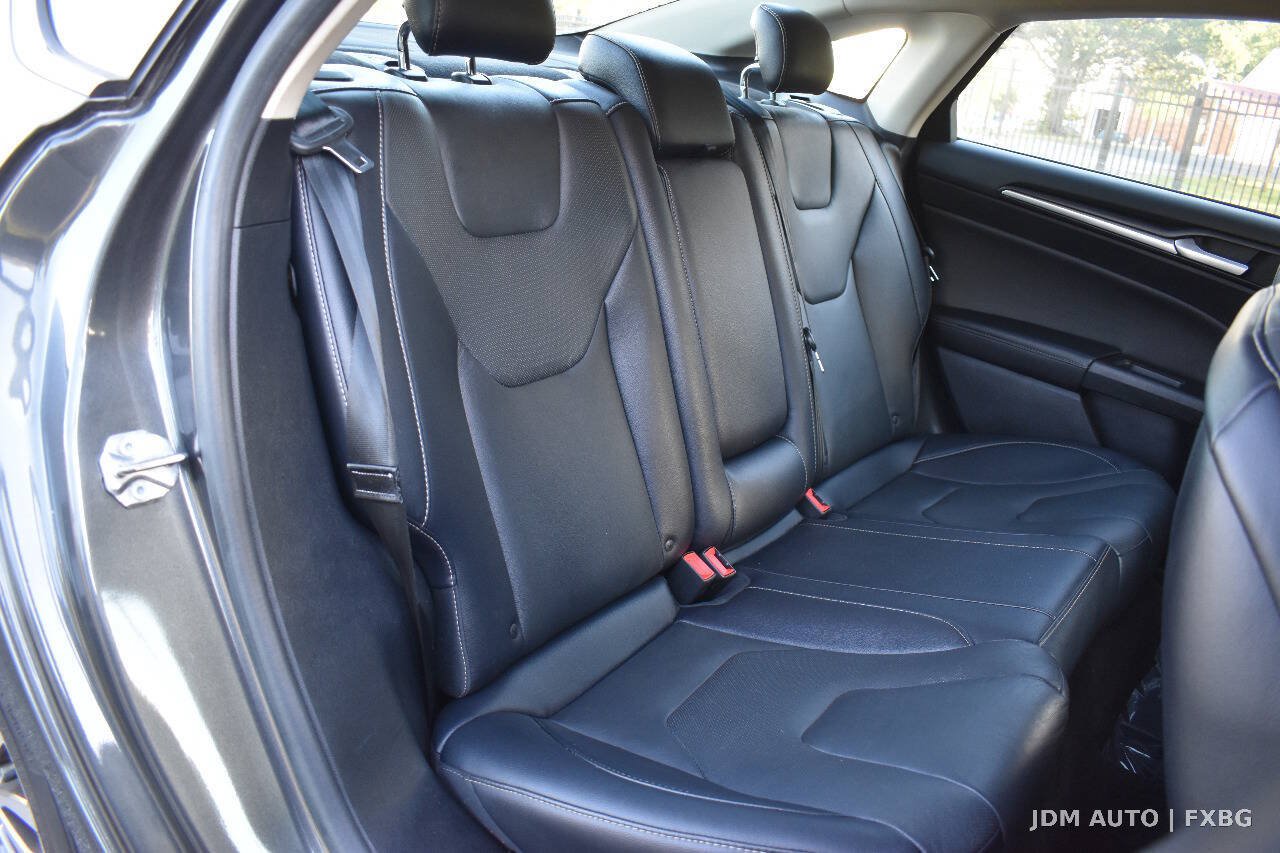 Used 2018 Ford Fusion Titanium AWD/4WD image 15