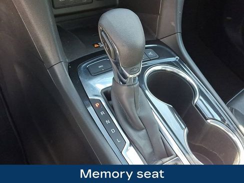 Used 2023 Chevrolet Equinox Premier AWD/4WD image 11