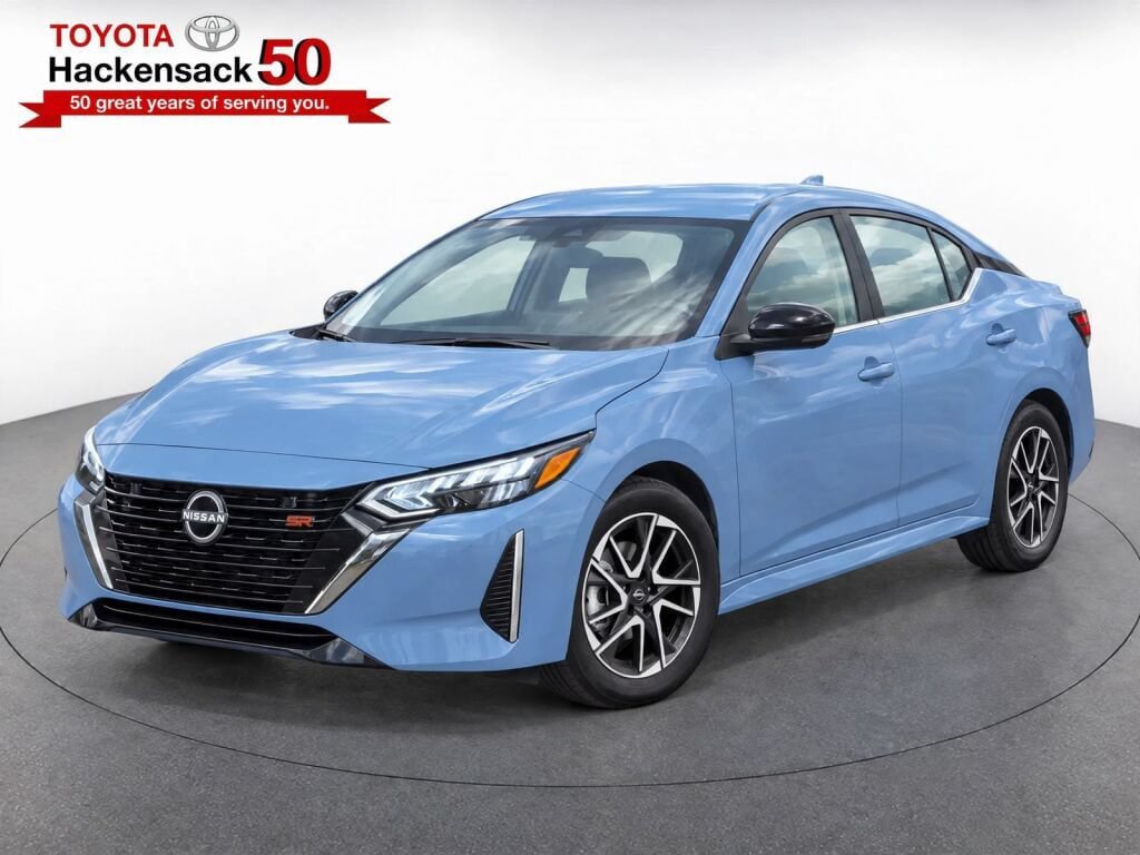 Used 2024 Nissan Sentra SR FWD image 2
