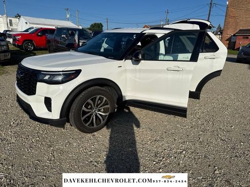 Used 2025 Ford Explorer ST-Line AWD/4WD image 26