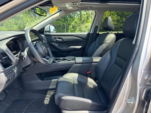 Used 2024 Nissan Rogue SL w/ SL Premium Package AWD/4WD image 20