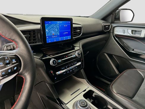 Used 2023 Ford Explorer ST-Line w/ Class IV Trailer Tow Package image 26