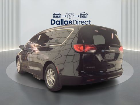 Used 2021 Chrysler Voyager Lxi image 7