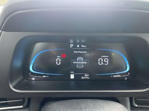 Certified 2025 Hyundai Elantra Sport FWD image 23