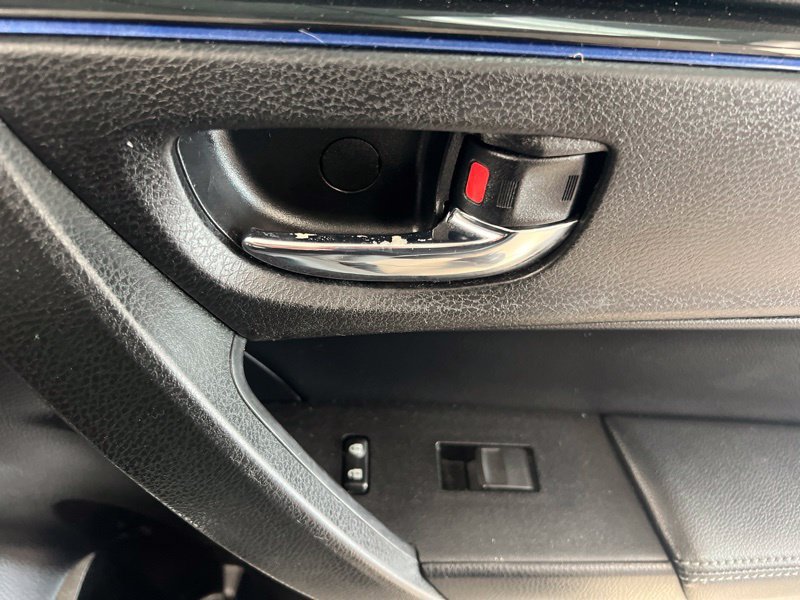 Used 2019 Toyota Corolla SE FWD image 14