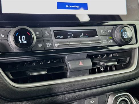 Used 2025 Toyota Grand Highlander AWD image 23