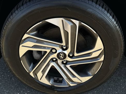 Certified 2023 Hyundai Santa Fe SE image 10