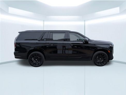 Used 2024 Cadillac Escalade ESV Sport Platinum w/ LPO, ONYX Package AWD/4WD image 6
