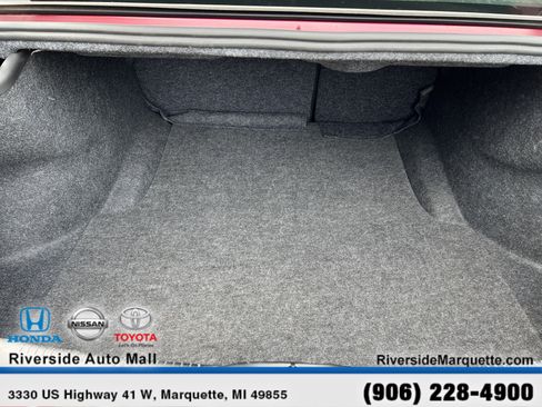 Used 2023 Chrysler 300 Touring L w/ Comfort Group image 8