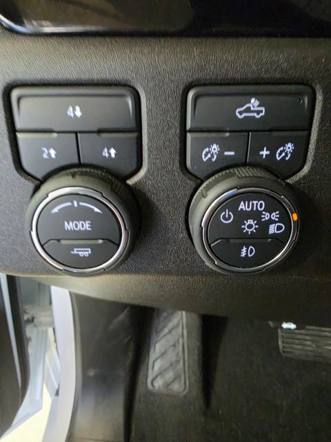 Used 2025 Chevrolet Silverado 2500 LT w/ Convenience Package AWD/4WD image 39