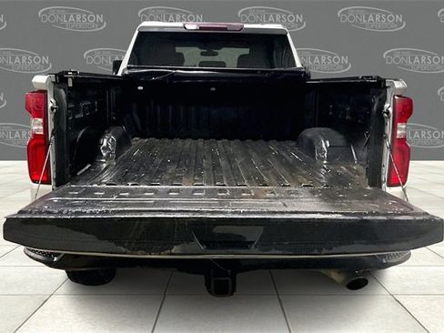 Used 2020 Chevrolet Silverado 2500 Custom w/ Custom Value Package image 9